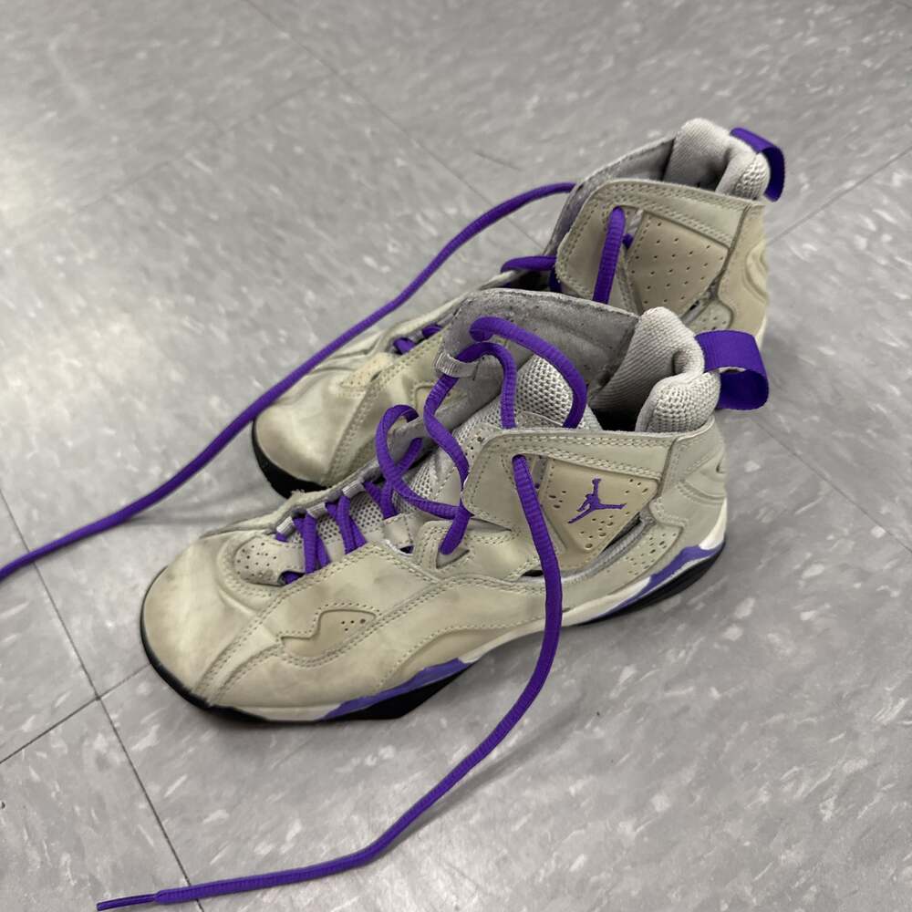 Air Jordan Mid-Top Sneakers kids Oatmeal Purple Size 4 Excellent